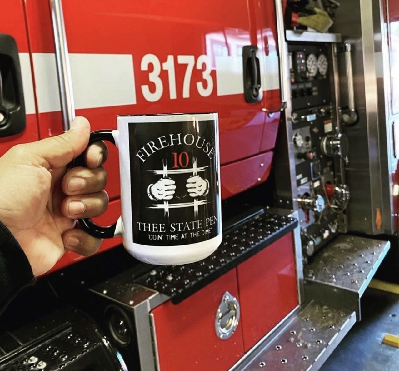 15 Ounce Custom Coffee Mugs - Black Inside and Handle